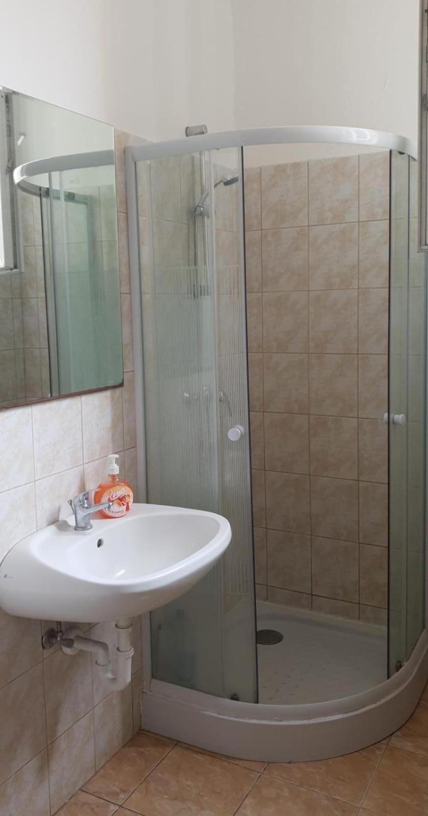 White Ship Apartman Budapest Ngoại thất bức ảnh