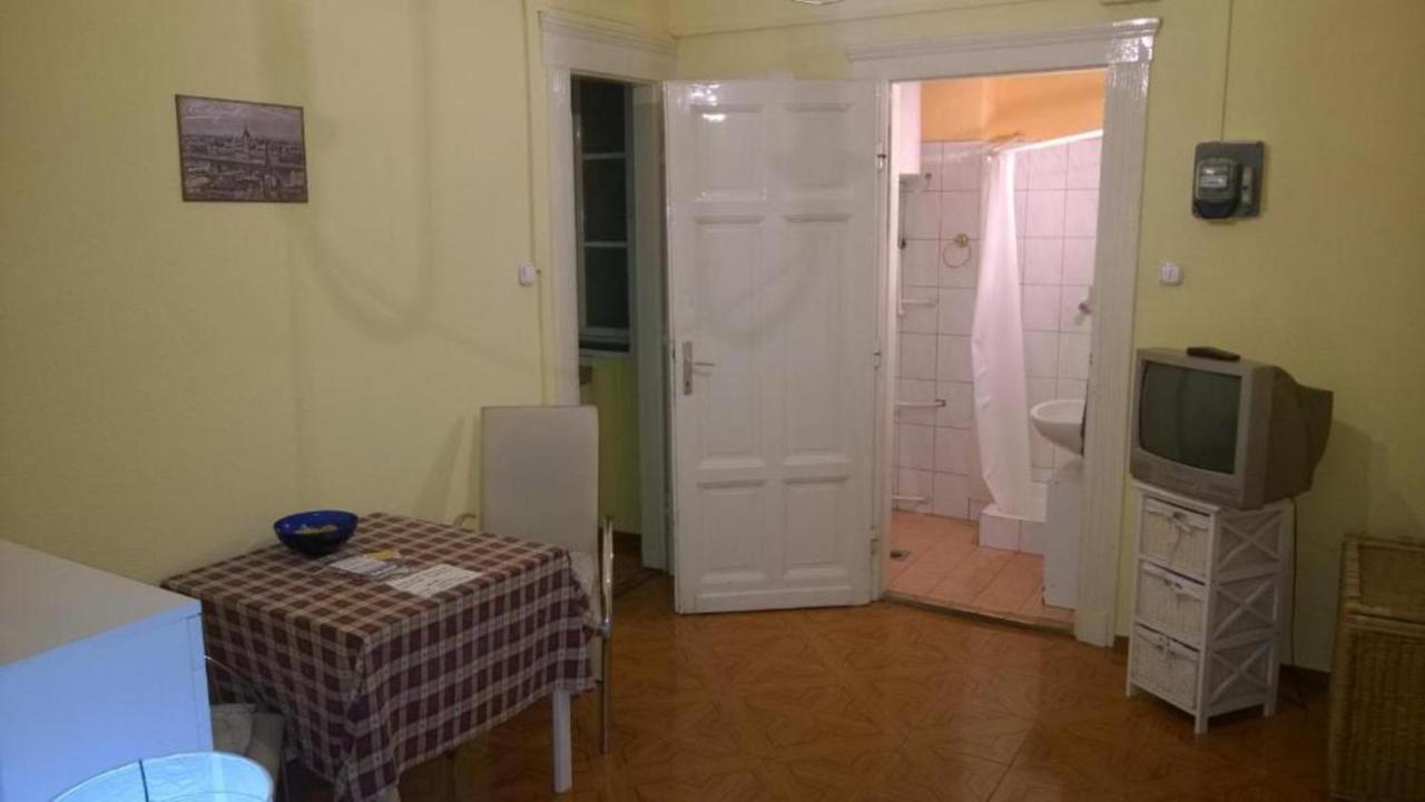 White Ship Apartman Budapest Ngoại thất bức ảnh